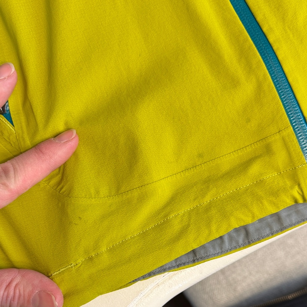 Patagonia Waterproof Shell Jacket - Picture 5 of 6